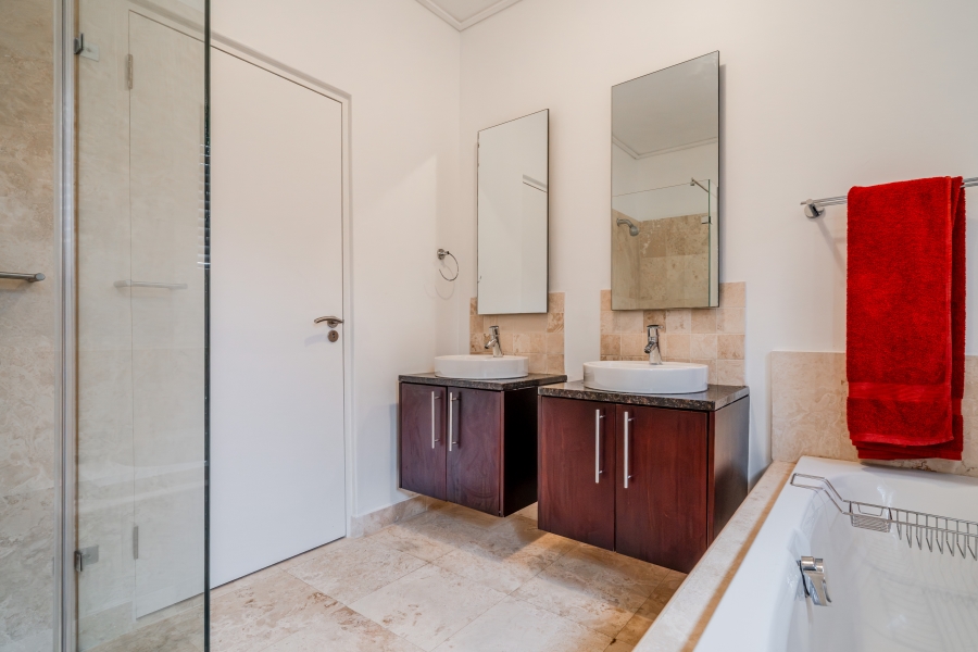 3 Bedroom Property for Sale in Oranjezicht Western Cape